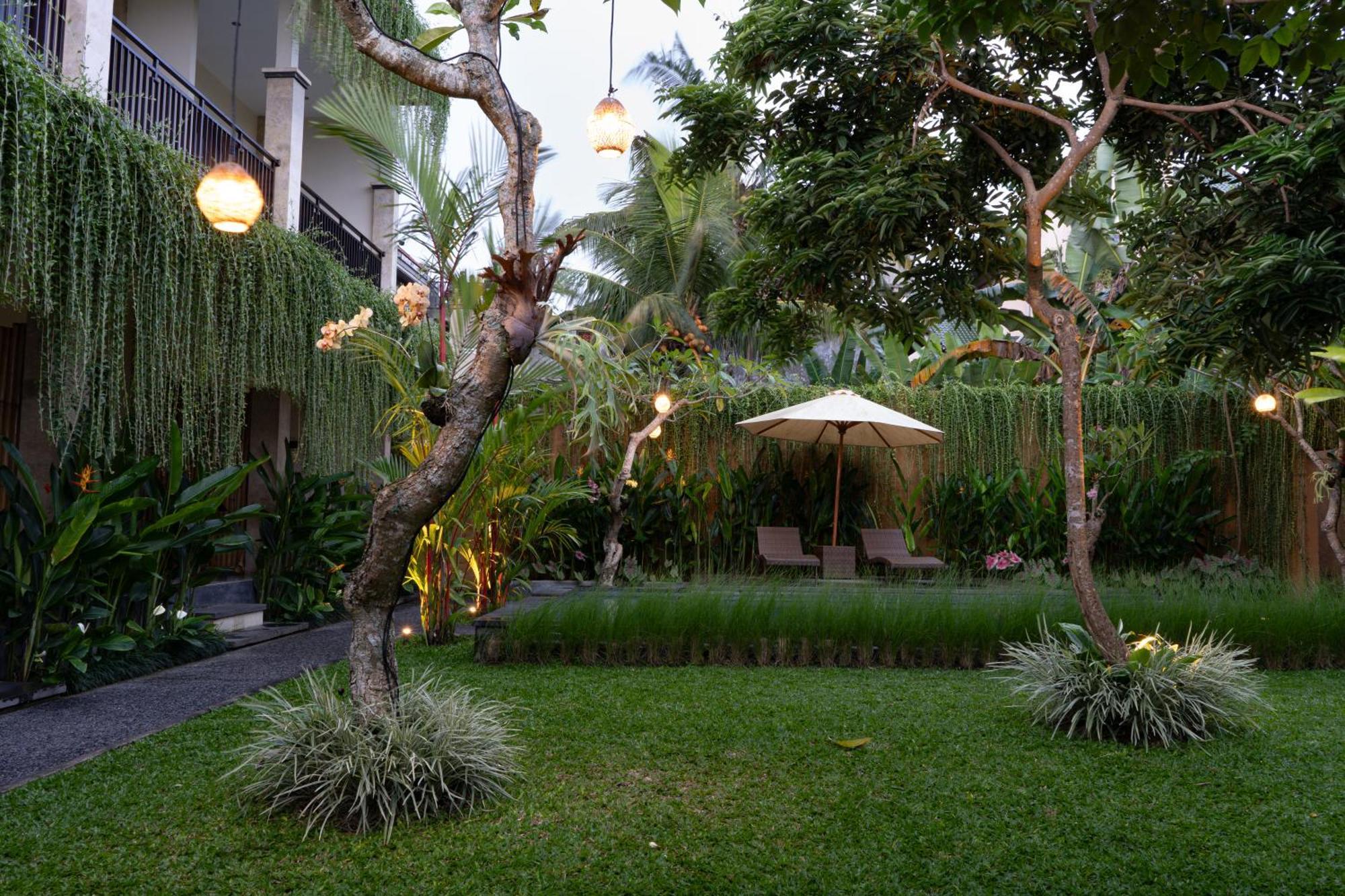 Tiny'S House Hotel Ubud  Bagian luar foto